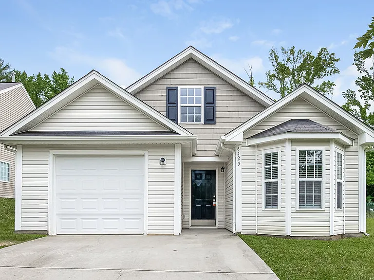 6423 Nevin Glen Dr — Photo 1