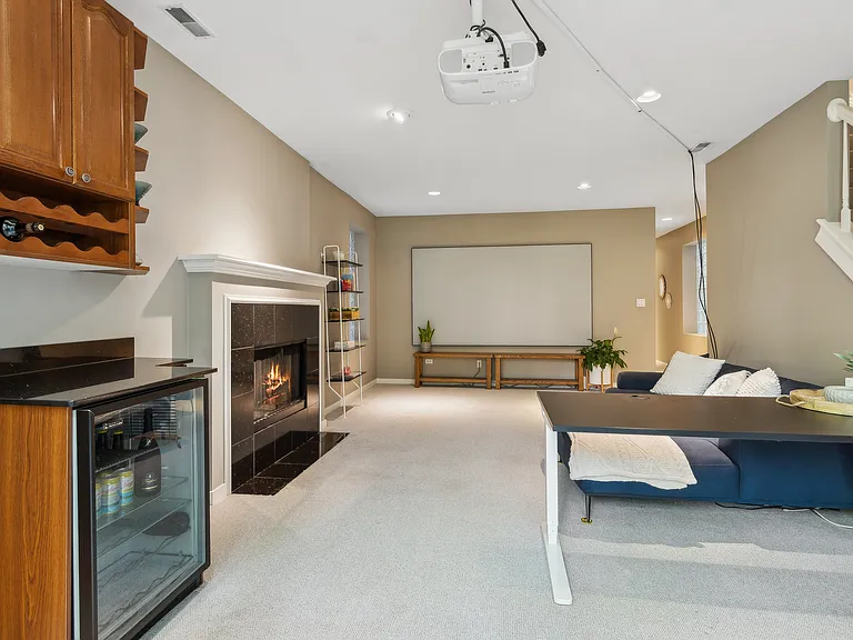 1411 N Mohawk St #1 — Photo 15