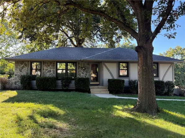 7920 N Euclid Ave, Gladstone, MO 64118