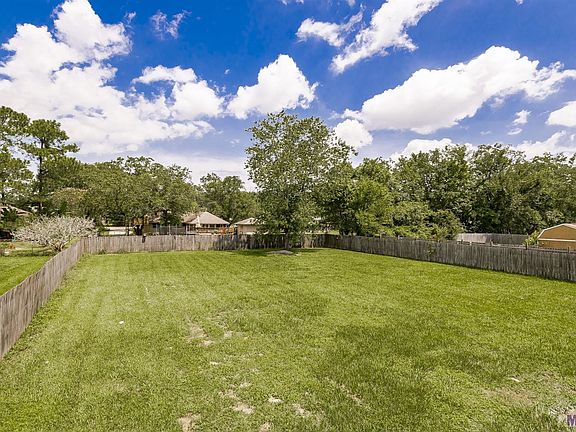3rd image of 39456 Gregg Dr