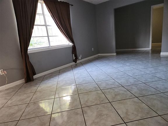 2nd image of 2618 Schilder Dr