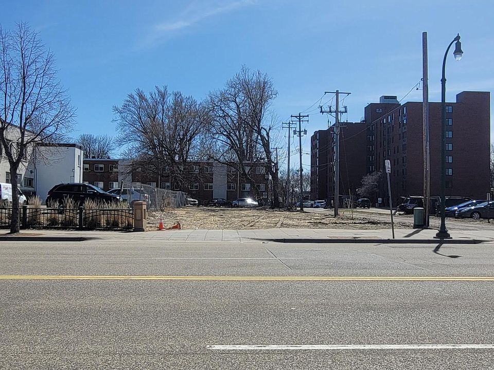 1st image of 2815 E Lake St