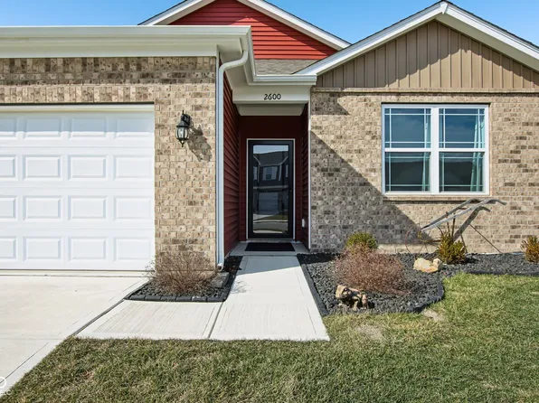 2600 Redding Dr, Whitestown, IN 46075