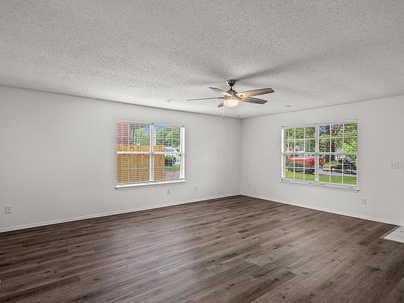 2nd image of 601 Braithwaite St #B