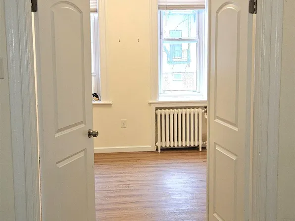 327 Jackson Street image 1 of 30