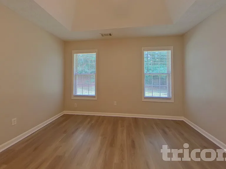 20 E Lawn Dr — Photo 8