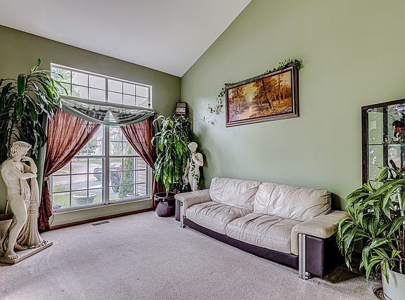 5th image of 356 Meadowlark Dr