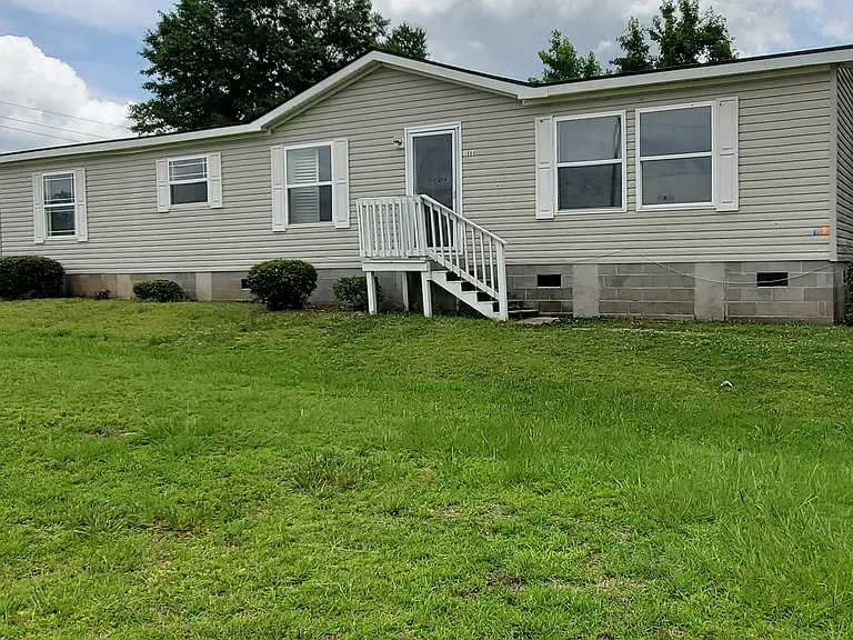 Lee Road 44 — Photo 1