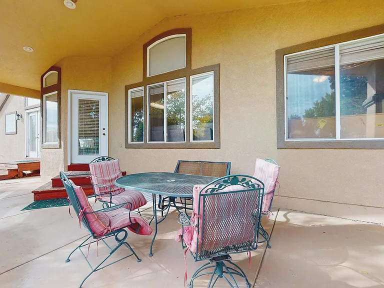 853 W Kestrel Ct — Photo 38