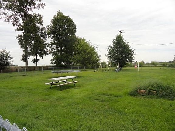 3rd image of 465 Moors Camp Hwy