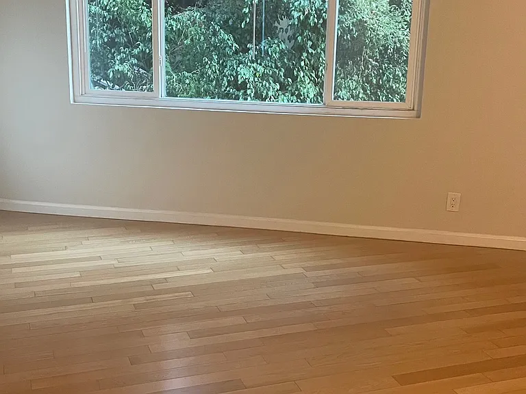 2542 N Beachwood Dr #6 — Photo 15