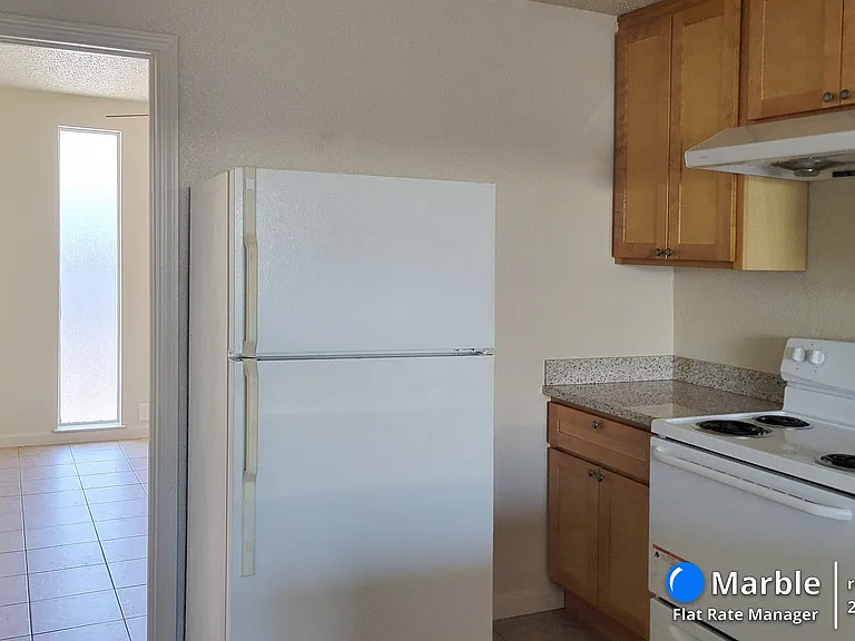 835 E Main St #7 — Photo 3