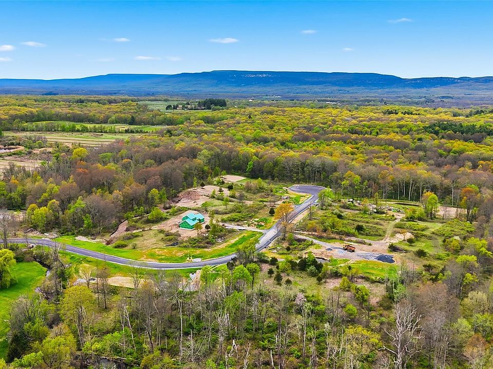 1st image of 7 Scenic Meadow Drive