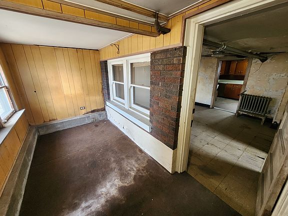 3rd image of 2753 W 47th St