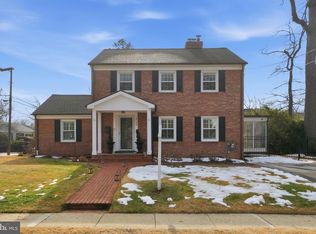 2746 Fort Scott Dr, Arlington, VA 22202