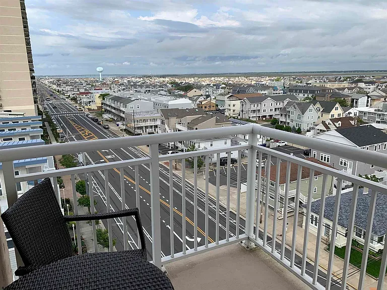 9400 Atlantic Ave #818 — Photo 15