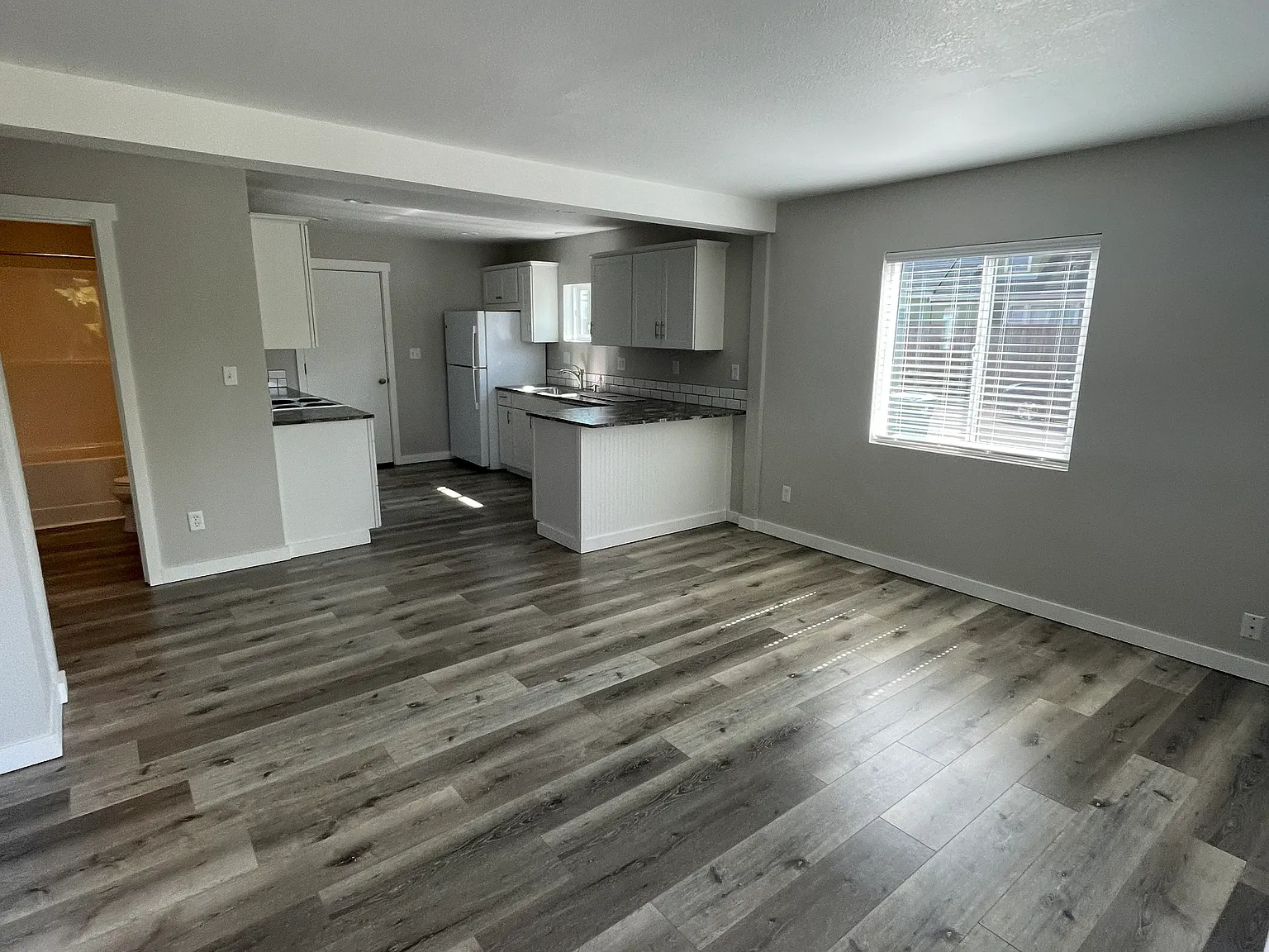 2 bed, 850 sqft, $1,995 — Photo 4