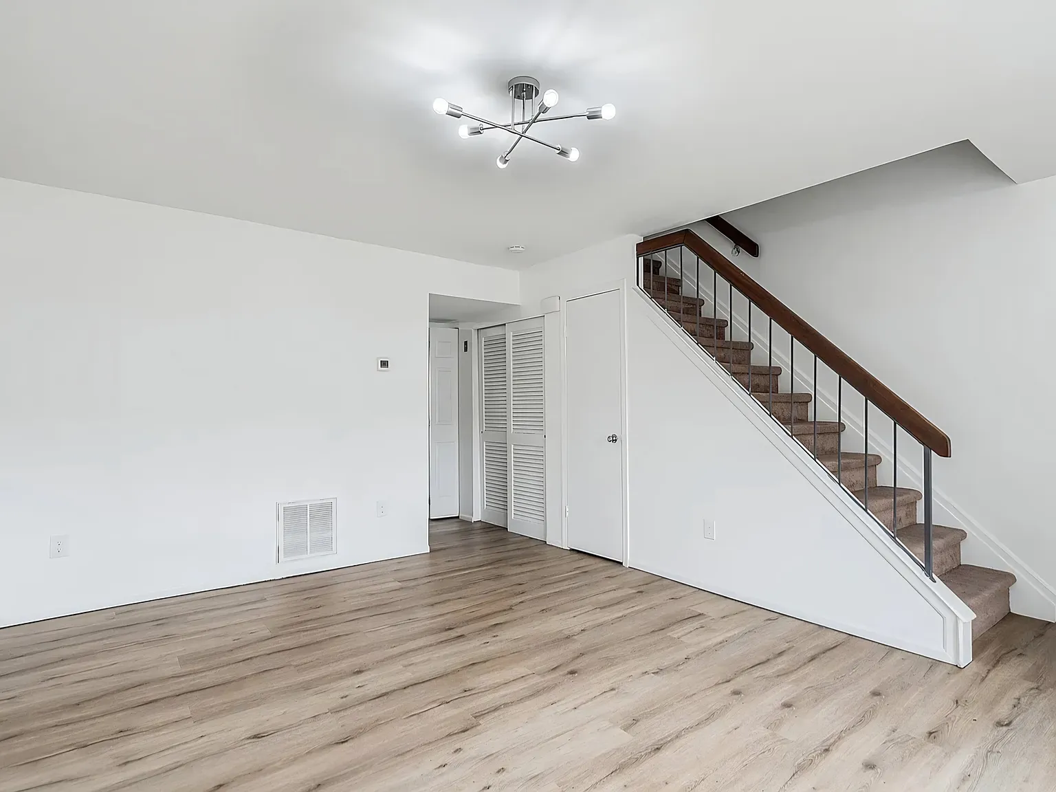 2 bed, 1088 sqft, $2,350 — Photo 2