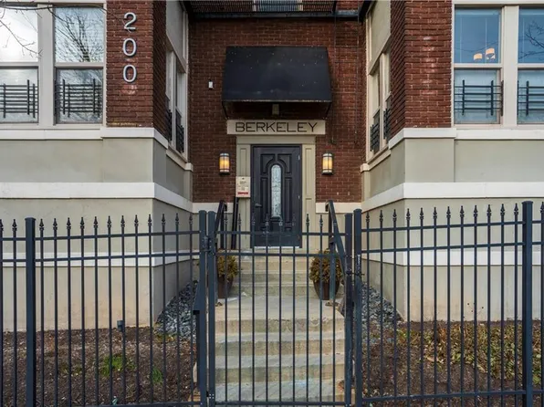 200 E 43rd St APT 102, Kansas City, MO 64111