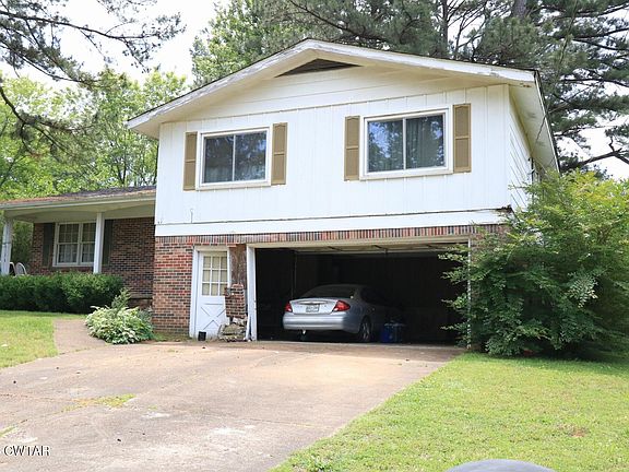 2nd image of 3120 N Circle Dr