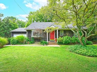 52 River Rd, Smithtown, NY 11787