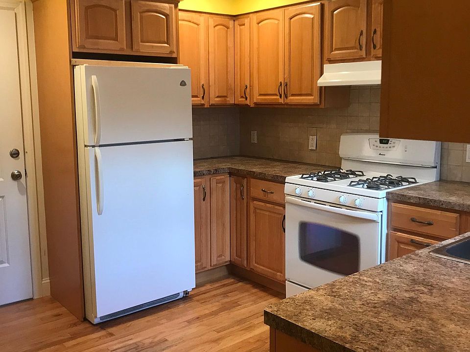 1st image of 65 Babylon Ave #1