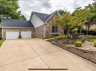 3864 E Country Pl, Springfield, MO 65809