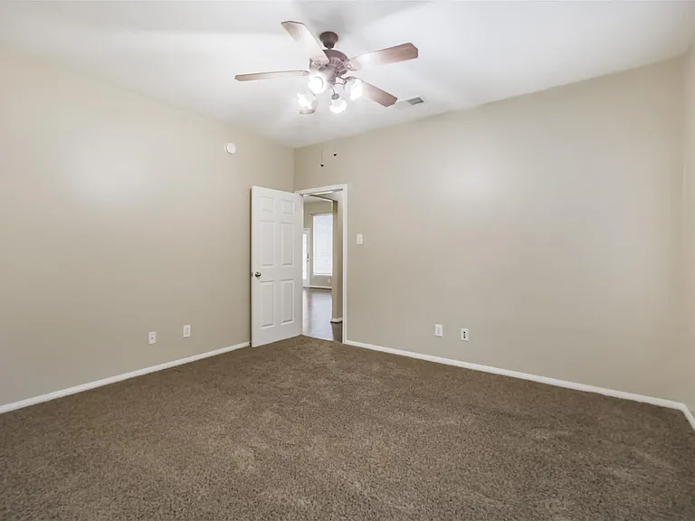 15810 Cypress Hall Dr — Photo 35