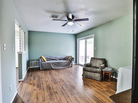 3rd image of 127 Mount Vernon Dr