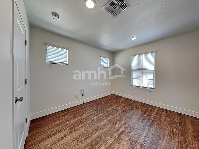 21578 S 231st St — Photo 16