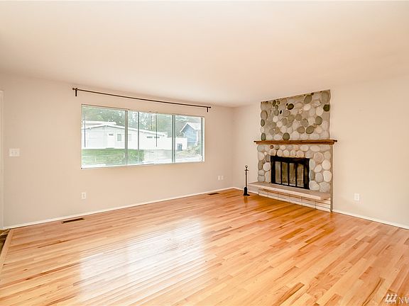2nd image of 14047 90th Pl NE
