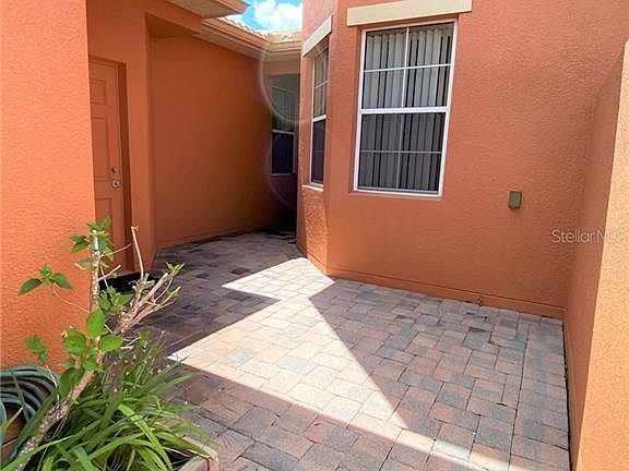 4th image of 2818 Palm Tree Dr