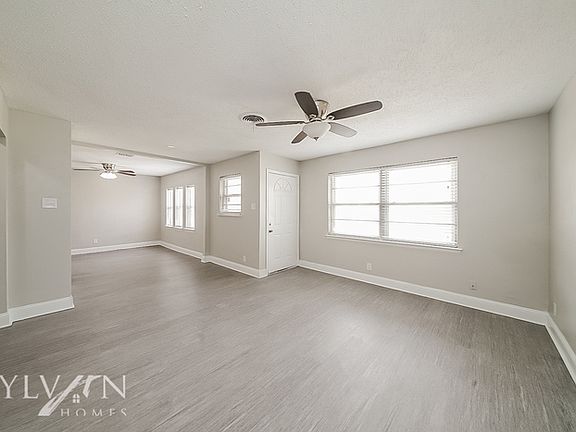 3rd image of 1924 Southridge Dr