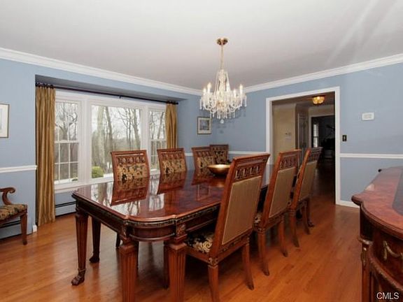 5th image of 54 Pequot Ln