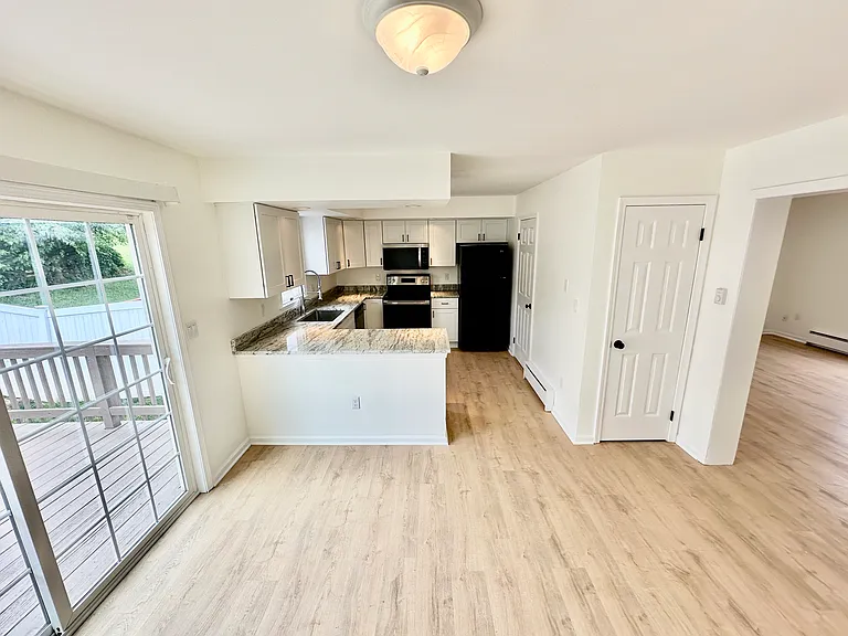 2220 Fox Run — Photo 6