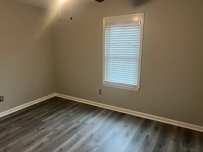 804 W Town Ct — Photo 12