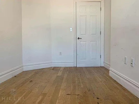 Rented by Hillel Realty Group | media 7