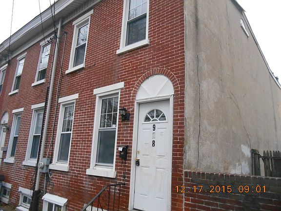 4th image of 928 Elm St