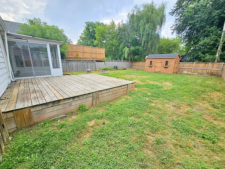 261 Parkway Ave — Photo 9