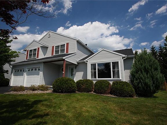 Well kept landscaping!