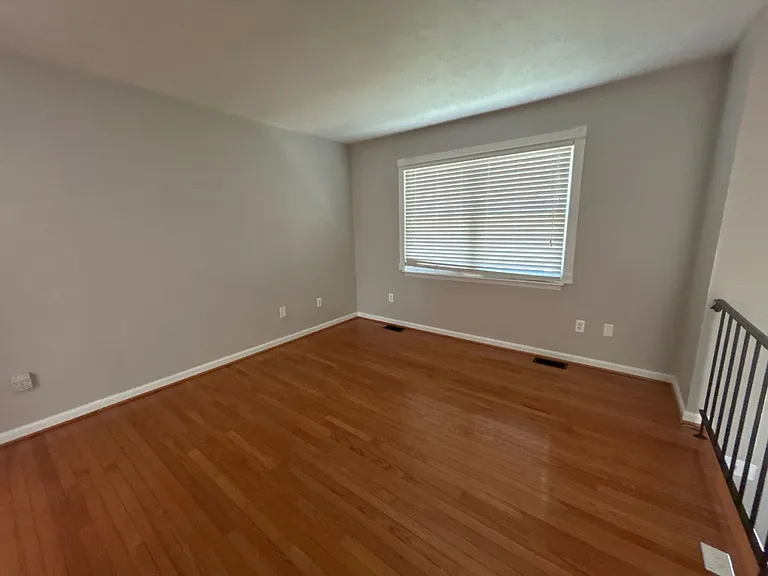 1239 Fairfax Ave — Photo 3