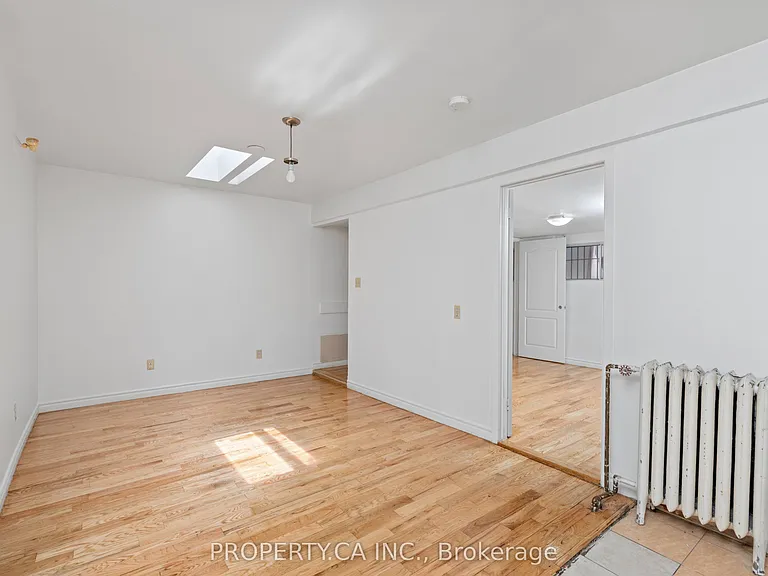 1989 Yonge St #100 — Photo 12