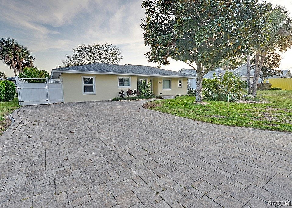 1st image of 11826 W Sunnybrook Ct