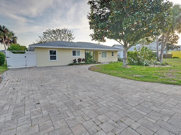 11826 W Sunnybrook Ct, Crystal River, FL 34429