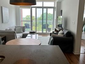 551 Maple Ave, Burlington, ON