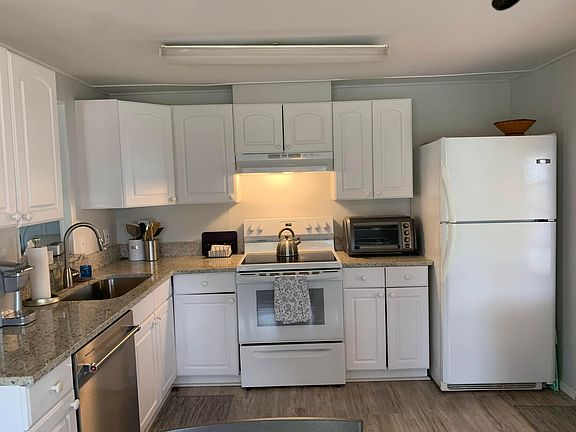 5th image of 256 W Caribbean