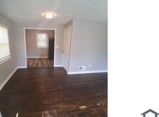 4447 Elmwood Ave, Kansas City, MO 64130