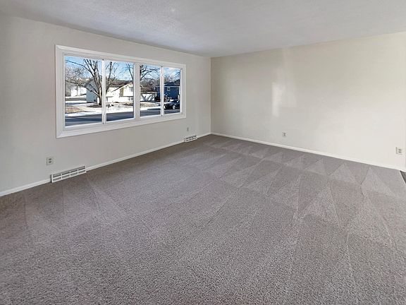 3rd image of 7689 Newton Ave N