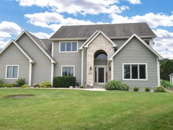 13310 Crestwood COURT, New Berlin, WI 53151