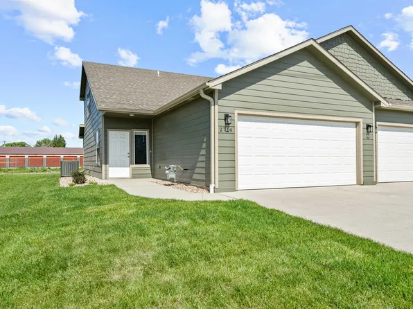 2714 Tim Rogers Ln, Salina, KS 67401